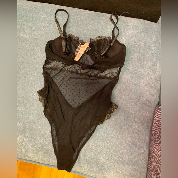 NWT VS lace bodysuit - Picture 6 of 11